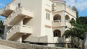 Ảnh chưa phân loại, 5 trong số 81 ảnh, nút