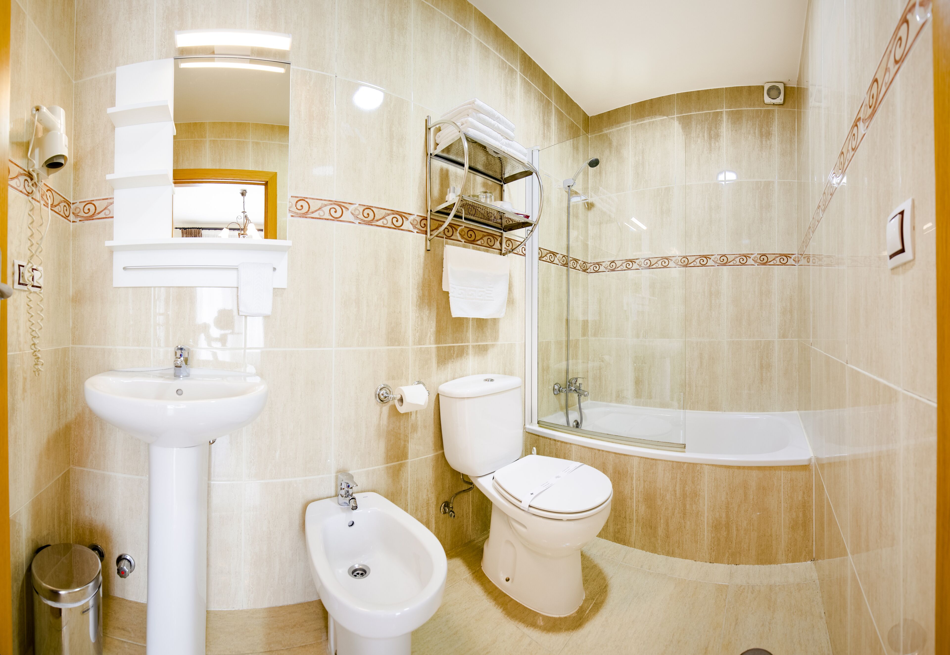 standard double room, 1 double bed | bathroom | shower, hair dryer, towels