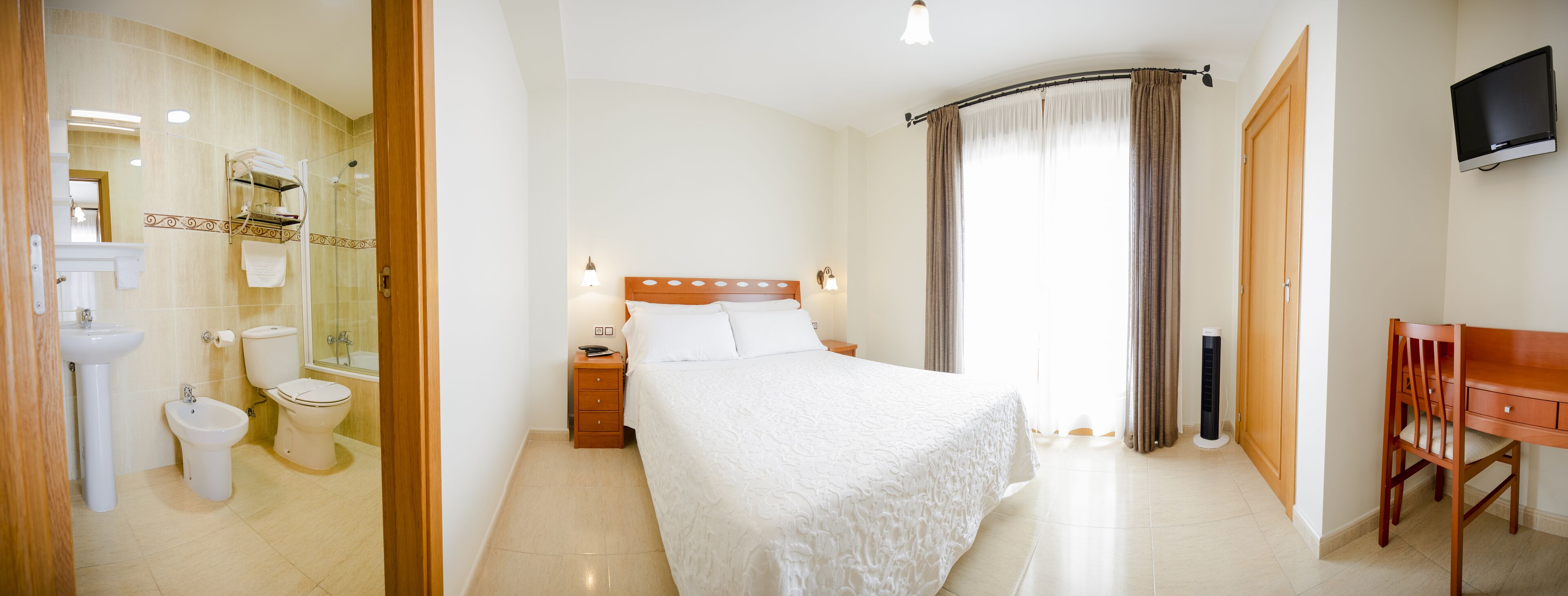 standard double room, 1 double bed | desk, free wifi, bed sheets