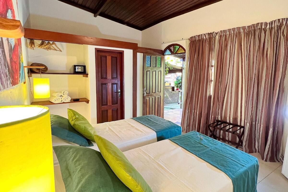 Minibar, blackout drapes, WiFi (free), bed sheets