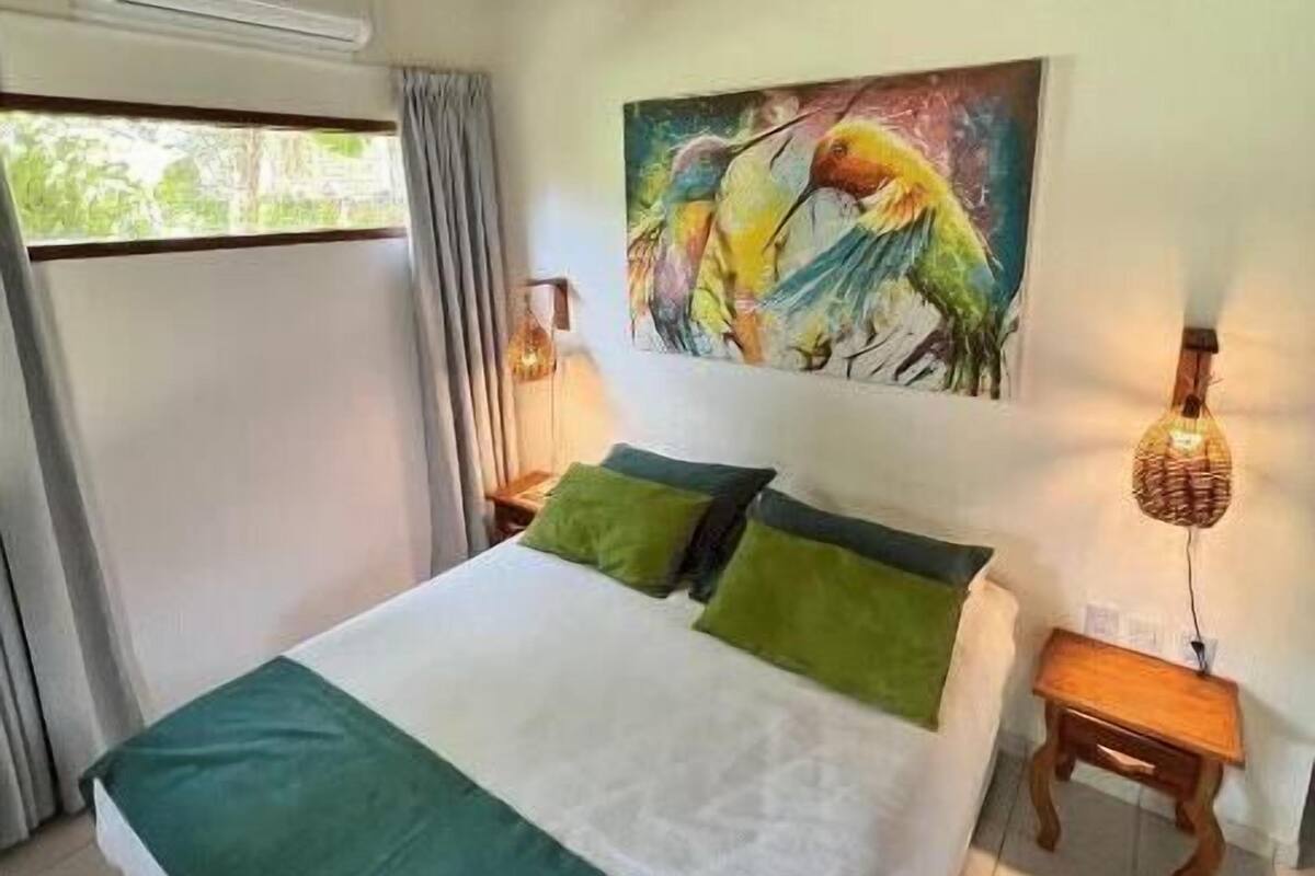 Minibar, blackout drapes, WiFi (free), bed sheets
