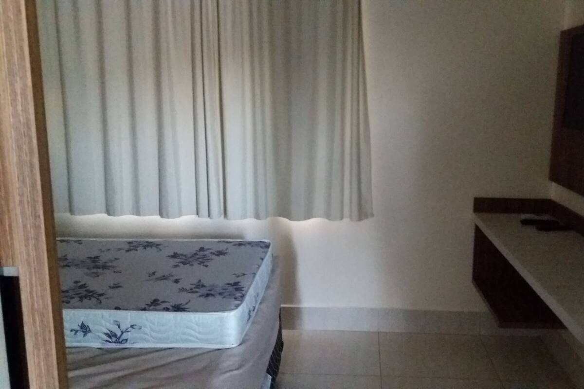 Traditioneel appartement, 1 slaapkamer, magnetron | 1 slaapkamer, een minibar, verduisterende gordijnen, gratis wifi