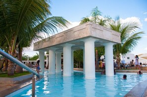 Outdoor pool - L Acqua diRoma l ll lll lV V (Caldas Novas)