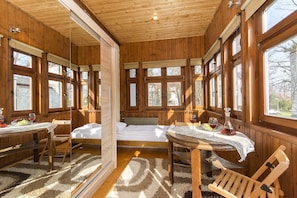 Apartment | 1 bedroom, iron/ironing board, free cots/infant beds, free WiFi