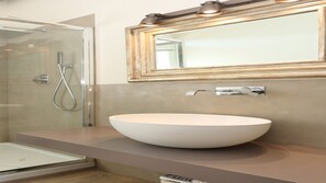 Appartamento, 2 camere da letto | Lavandino
