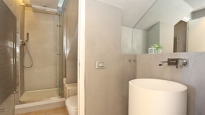 Apartment, 2 Bedrooms | Bathroom