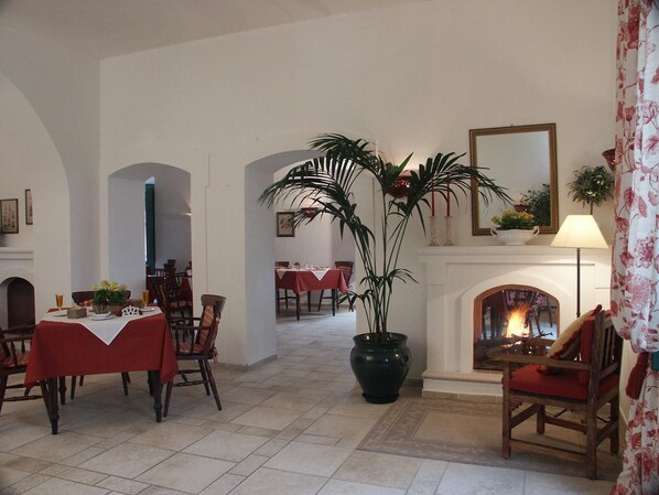 Breakfast, lunch, dinner served; local cuisine - Golf Club Metaponto (Bernalda)