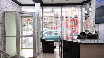 Quầy tiếp tân