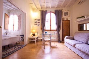 Apartment, 1 Schlafzimmer | Wohnbereich