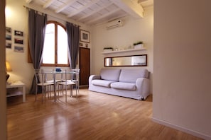 Apartment, 1 Bedroom | Living area