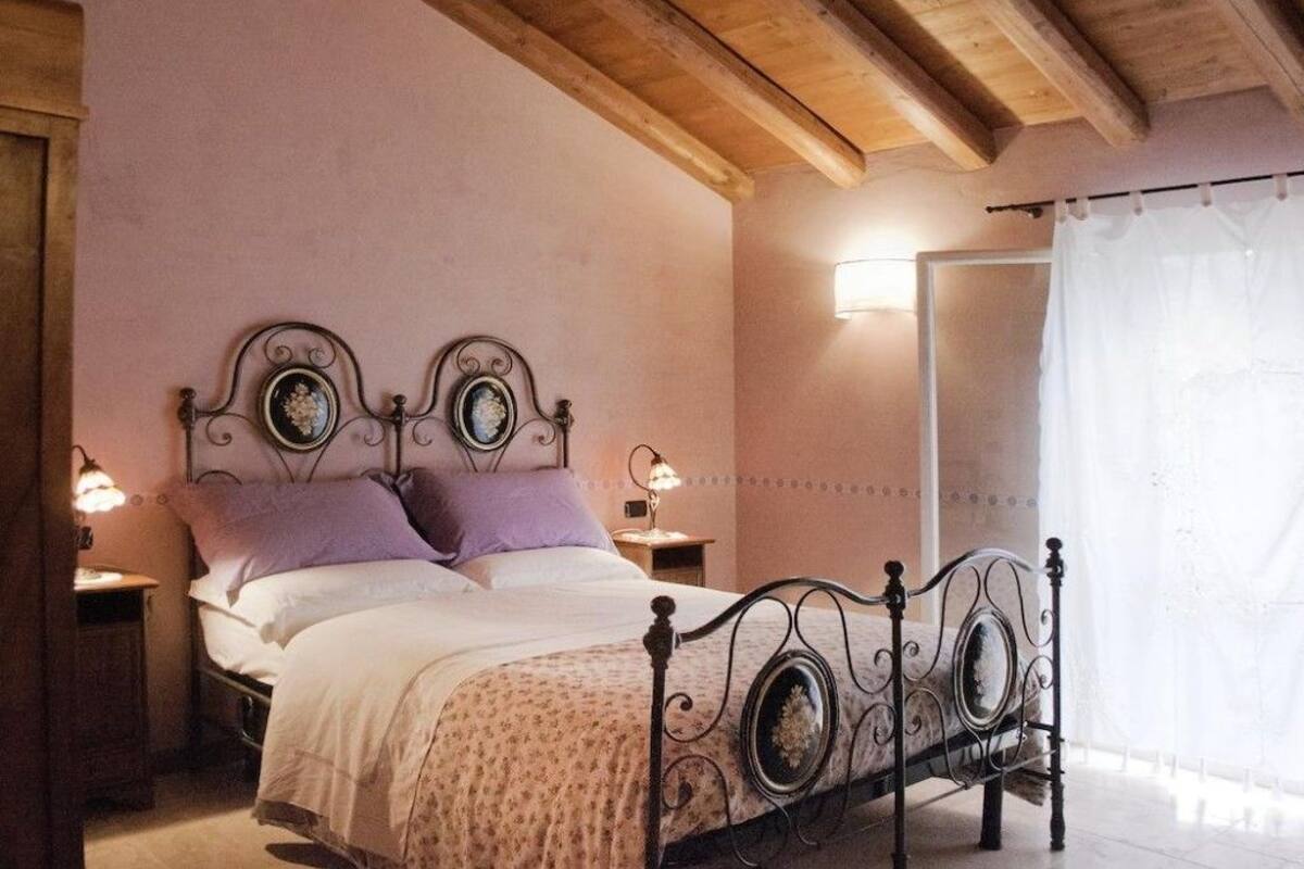 Double or Twin Room, Garden View | Memory foam beds, desk, blackout drapes, WiFi (free)