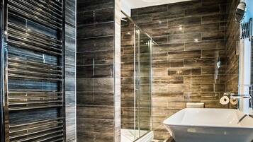 Phòng đôi Premium, có phòng tắm riêng | Phòng tắm