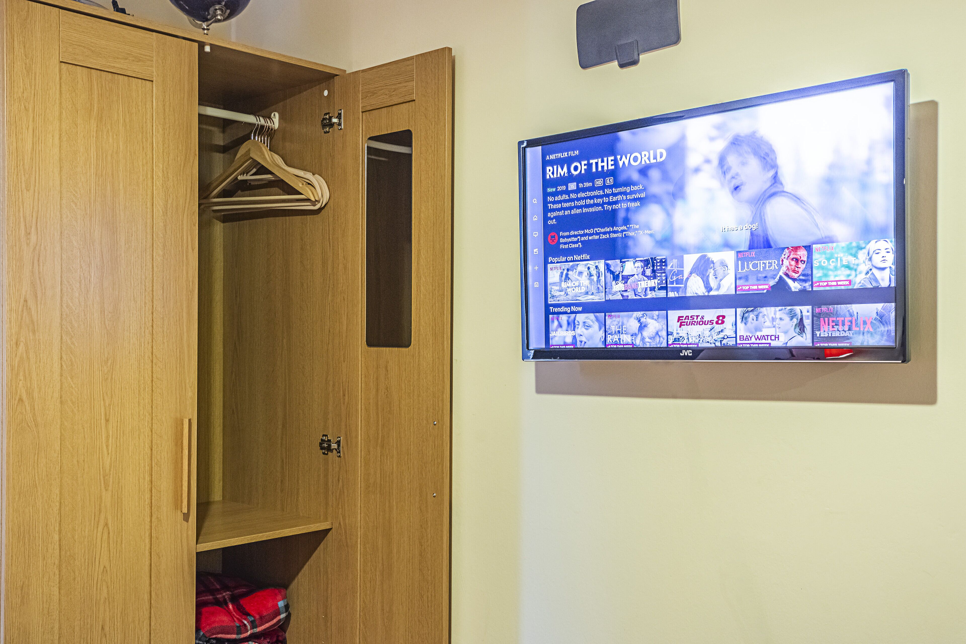 5 bedrooms, individually decorated, individually furnished