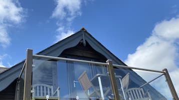 Luxury Cottage, 1 Bedroom, Balcony, Sea View | Exterior detail