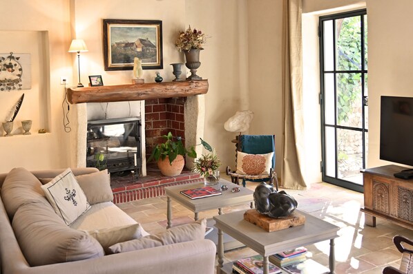 House, 3 Bedrooms | Living area | Flat-screen TV