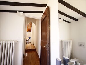 Apartment, 2 Bedrooms | Bathroom | Shower, towels - Santa croce charming studio (Florence)