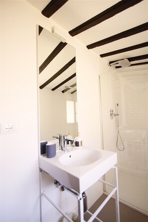 Apartment, 2 Bedrooms | Bathroom - Santa croce charming studio (Florence)