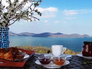 Restaurant - Archontiko Zakoni (Lake Plastiras)