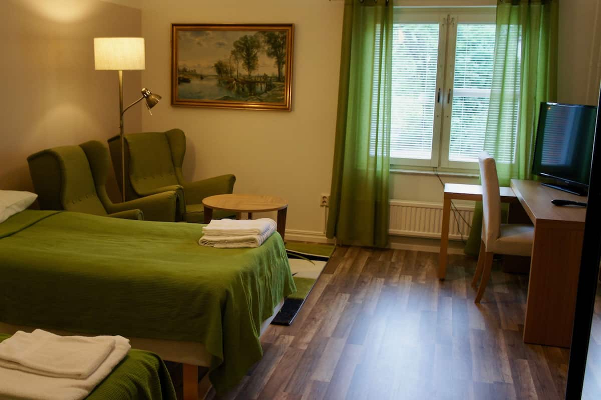 Dubbelrum eller tvåbäddsrum | 2 sovrum, värdeförvaringsskåp på rummet och individuell inredning