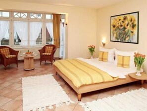 1 bedroom, travel crib, WiFi, wheelchair access