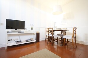Apartment, 1 Bedroom | Living room