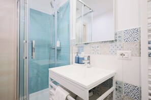 Literie de qualité supérieure, couette en duvet d'oie, minibar