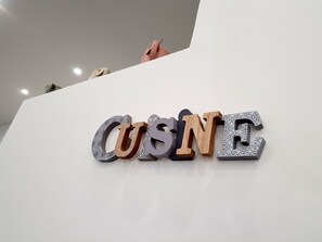 Bao gồm bữa sáng buffet hàng ngày 