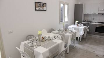 Petit déjeuner buffet compris tous les jours