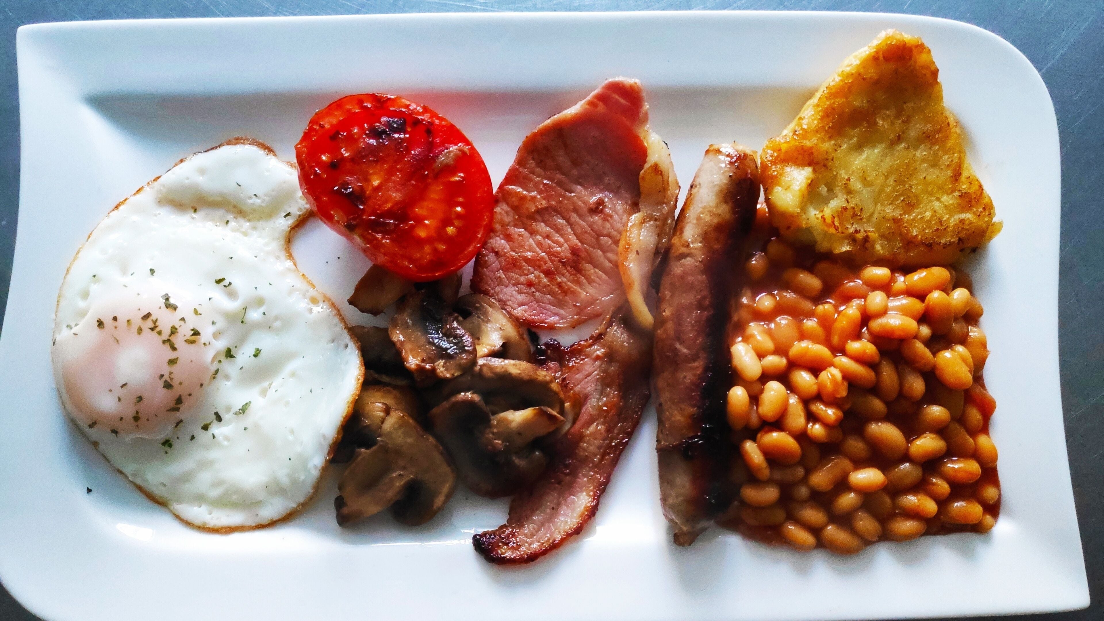 Free daily English breakfast 