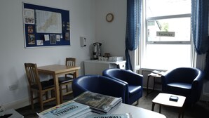 Reception - Elnor Guest House (Liskeard)