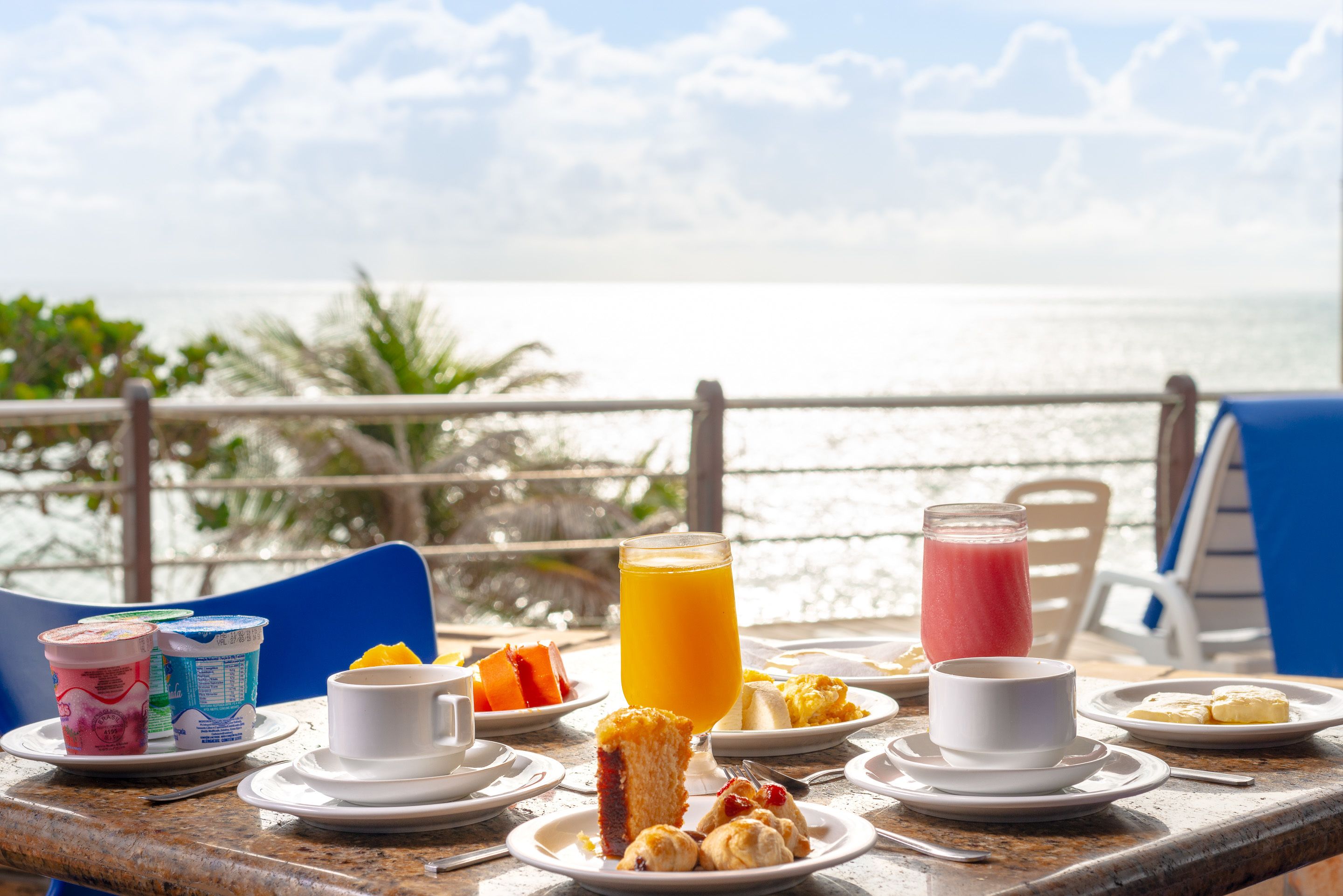 매일 뷔페 아침 식사 유료