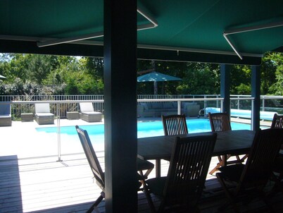 THE GREEN VILLA - LUXURIOUS VILLA WITH HEATED SWIMMING POOL