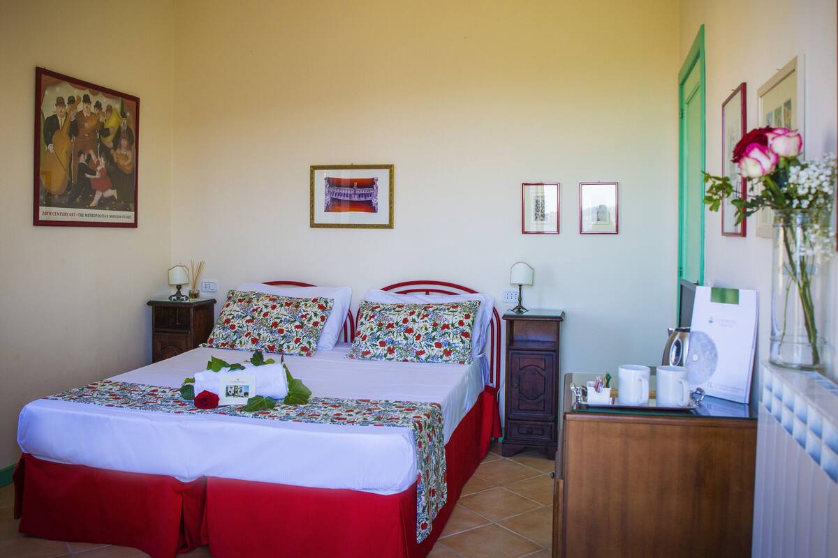 Double Room (Fragola) | Desk, WiFi (free), bed sheets