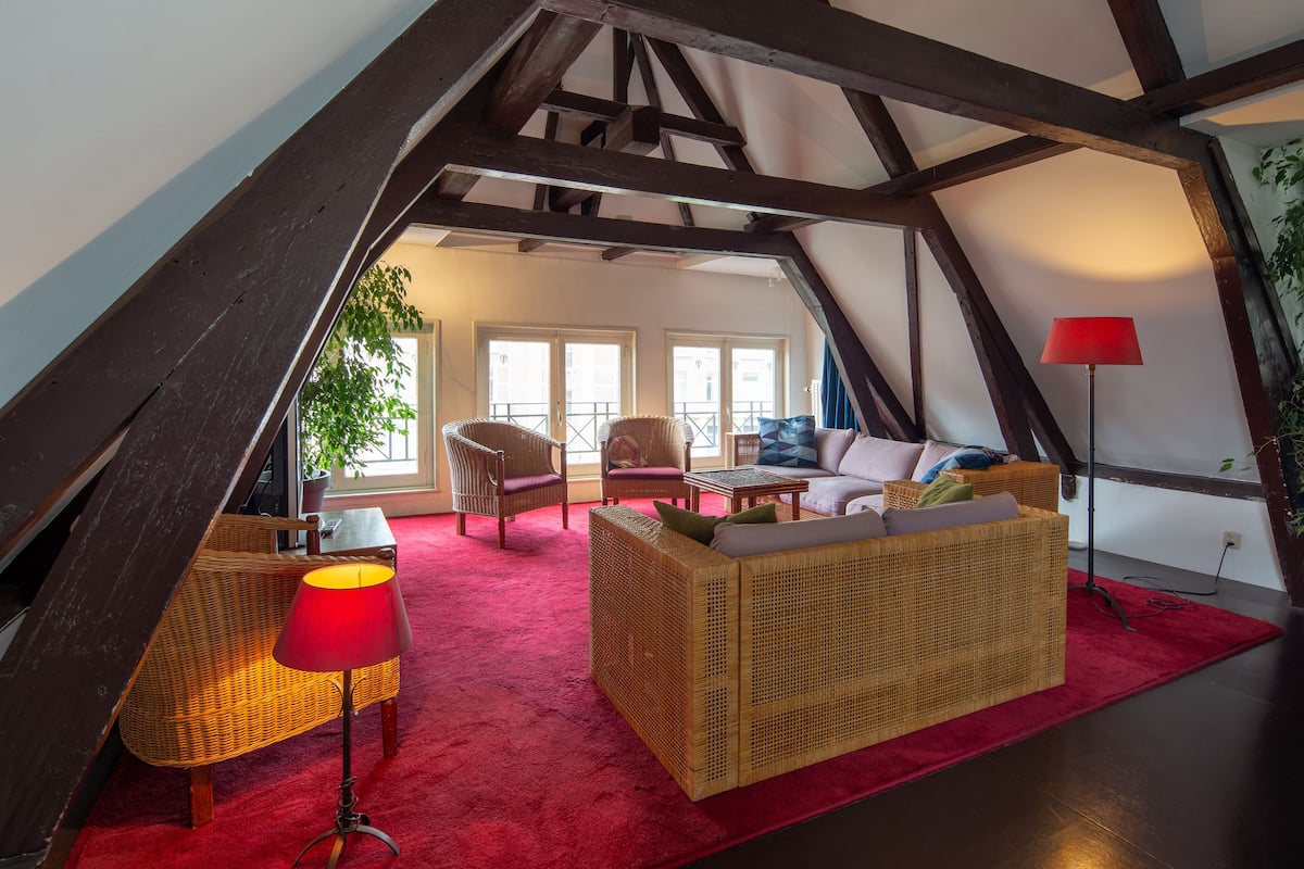 Traditional Apartment, Annex Building | Premium bedding, minibar, in-room safe, desk
