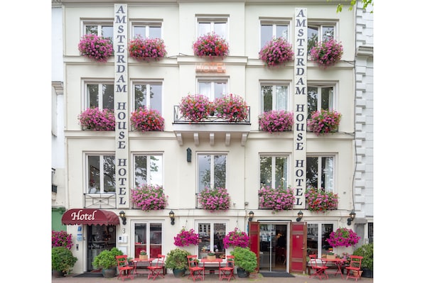 Front of property - Amsterdam House Hotel (Amsterdam)