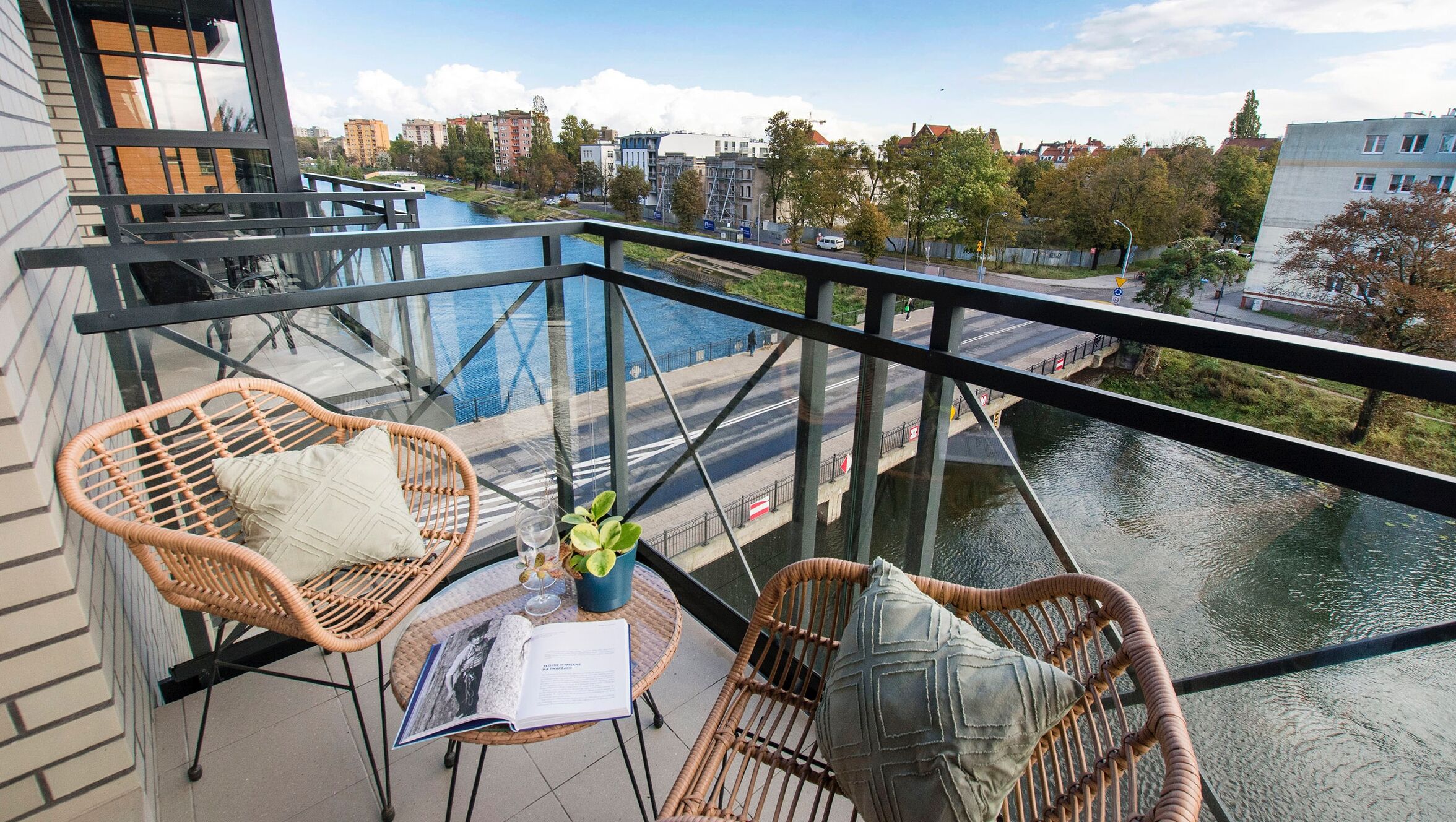 Studiosvit Premium - pentry | Sängtillbehör av högsta kvalitet, individuell inredning och unika möbler