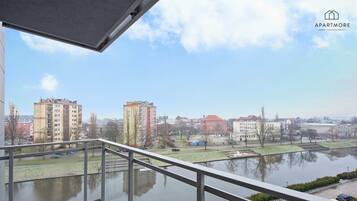 Appartement Luxe, 1 chambre, balcon, en front de plage | Vue depuis le balcon