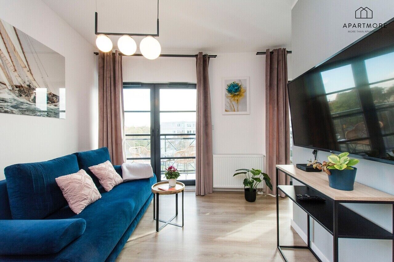 Premium Studio Suite | Premium bedding, soundproofing, iron/ironing board, cots/infant beds