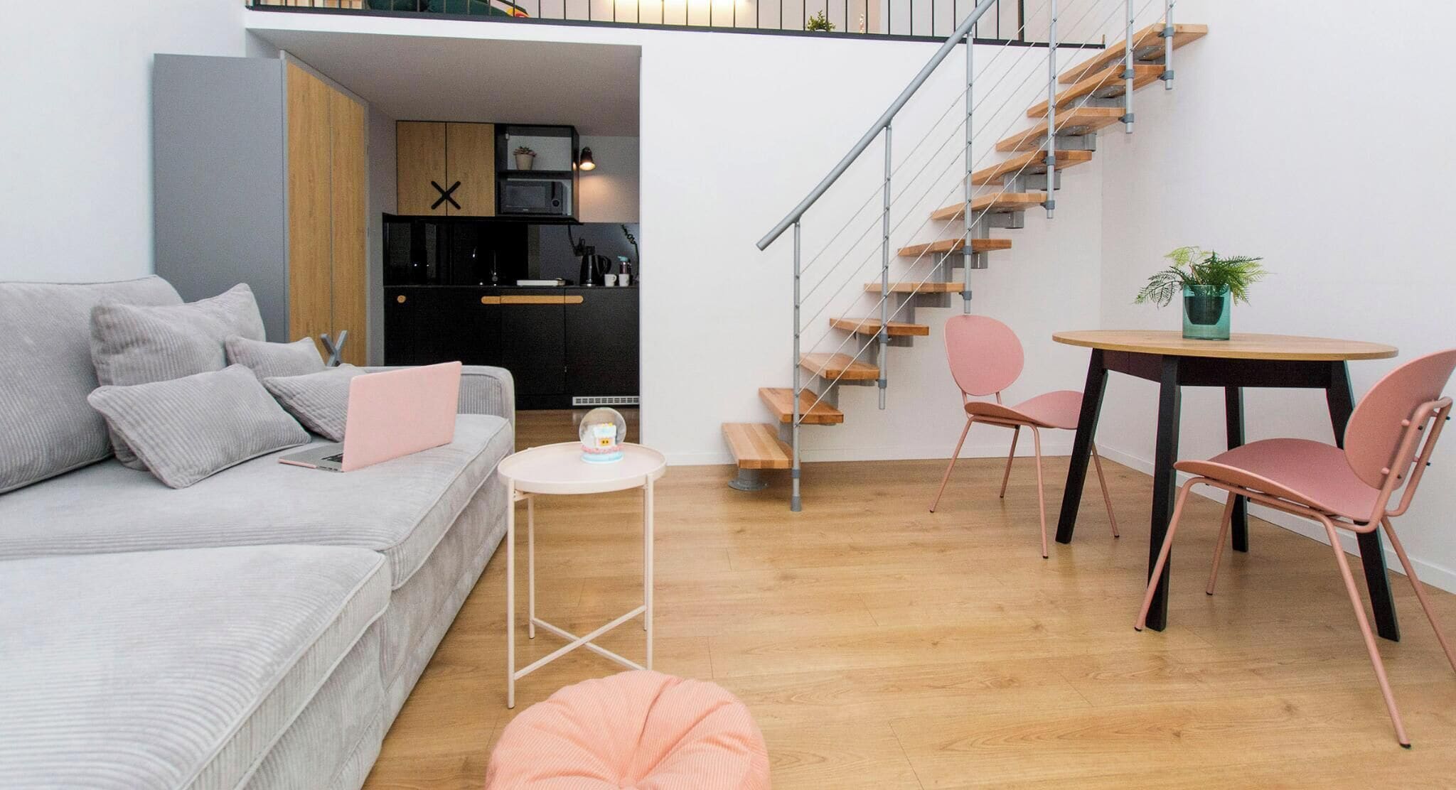 Suite estudio clásica, vista al jardín | Ropa de cama de alta calidad y decoración personalizada 