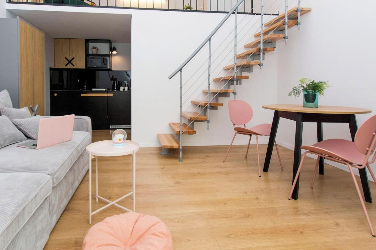 Suite estudio clásica, vista al jardín | Ropa de cama de alta calidad y decoración personalizada