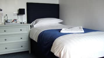 Quarto solteiro luxo, 1 cama de solteiro | Roupas de cama premium, ferros/tábuas de passar roupa, Wi-Fi de cortesia