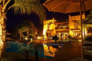 Front of property - evening/night - Villa Malika Silvana (Marrakech)