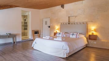 Double Room (Jurade) | 1 bedroom, premium bedding, individually decorated