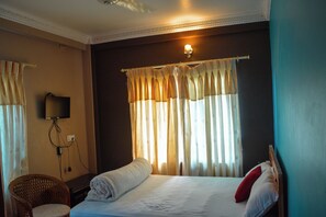 Iron/ironing board, free WiFi, bed sheets