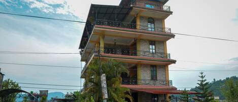 Fachada da propriedade