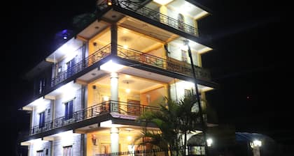 Hotel Young's Stupa