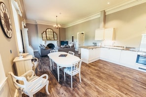 Interior - Birchover Bridgford Hall (Nottingham)