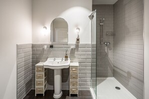 Junior-Suite | Badezimmer | Handtücher