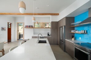 Ferienhaus, 3 Schlafzimmer | Eigene Küche | Kühlschrank, Ofen, Wasserkocher mit Kaffee-/Teezubehör, Toaster