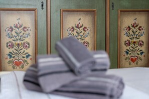 Unclassified image, 4 of 19, button